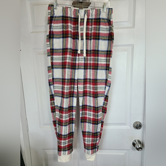 (1170) Old Navy Leasure Pants, Size: Small Color: Plaid (Red/White) - Picture 2 of 15
